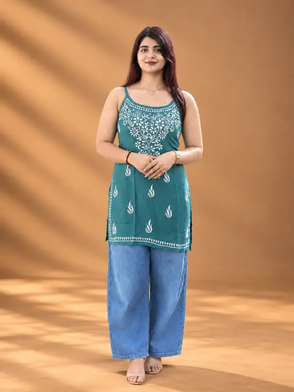 Sleeveless Floral Embroidered Kurti